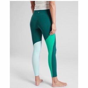 Athleta Powervita dragonfly + Beyond Yoga fleecy leggings 2 pairs EUC small/xs